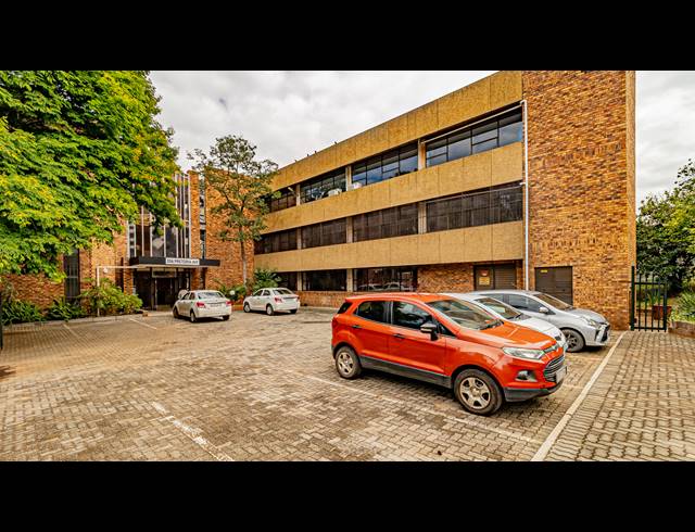 338M² OFFICE FOR SALE IN FERNDALE